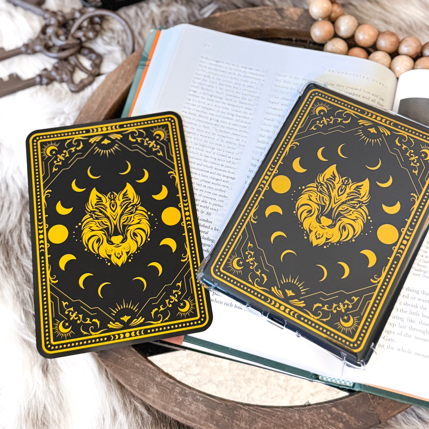 Foiled Wolfie Kindle Insert